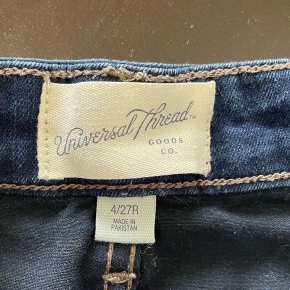 Universal Thread Skinny Jeans, Size 4 - Picture 8 of 16